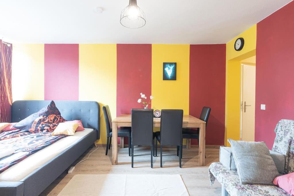 - Magical Harry Potter Apartment In Duisburg - 2 Mins Central Station Hbf - Kingsize Bed & Netflix - Eksteriør bilde